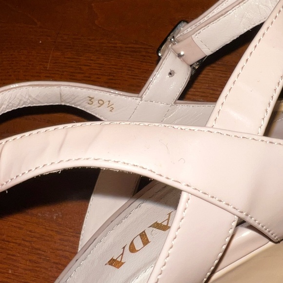 ❌ (stolen) AUTHENTIC PRADA Milano Women’s 39.5 Open Toe Wedge Heel Buckle Strap - Picture 7 of 12